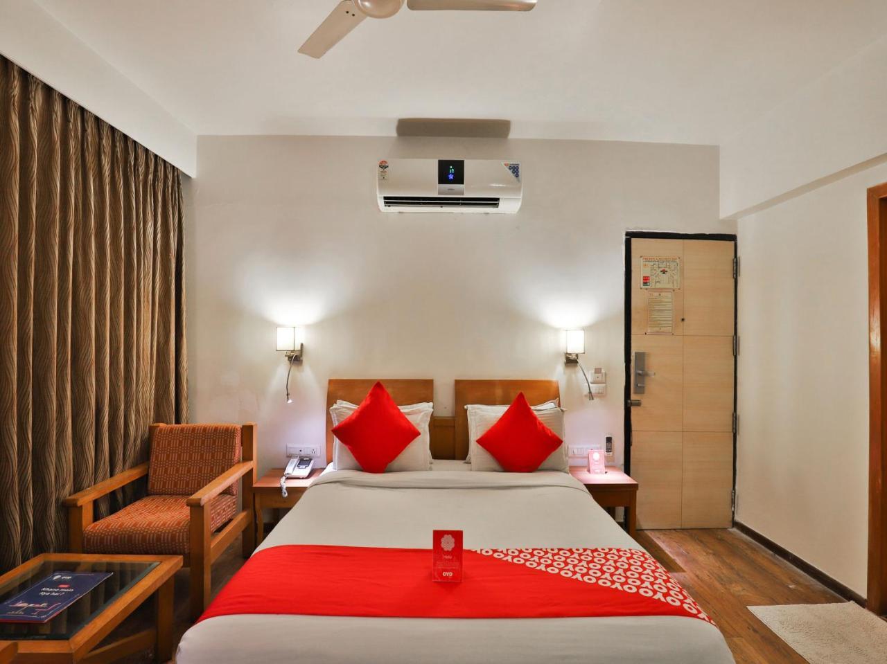 Oyo 1123 Hotel Rock Regency Ahmedabad Exterior photo