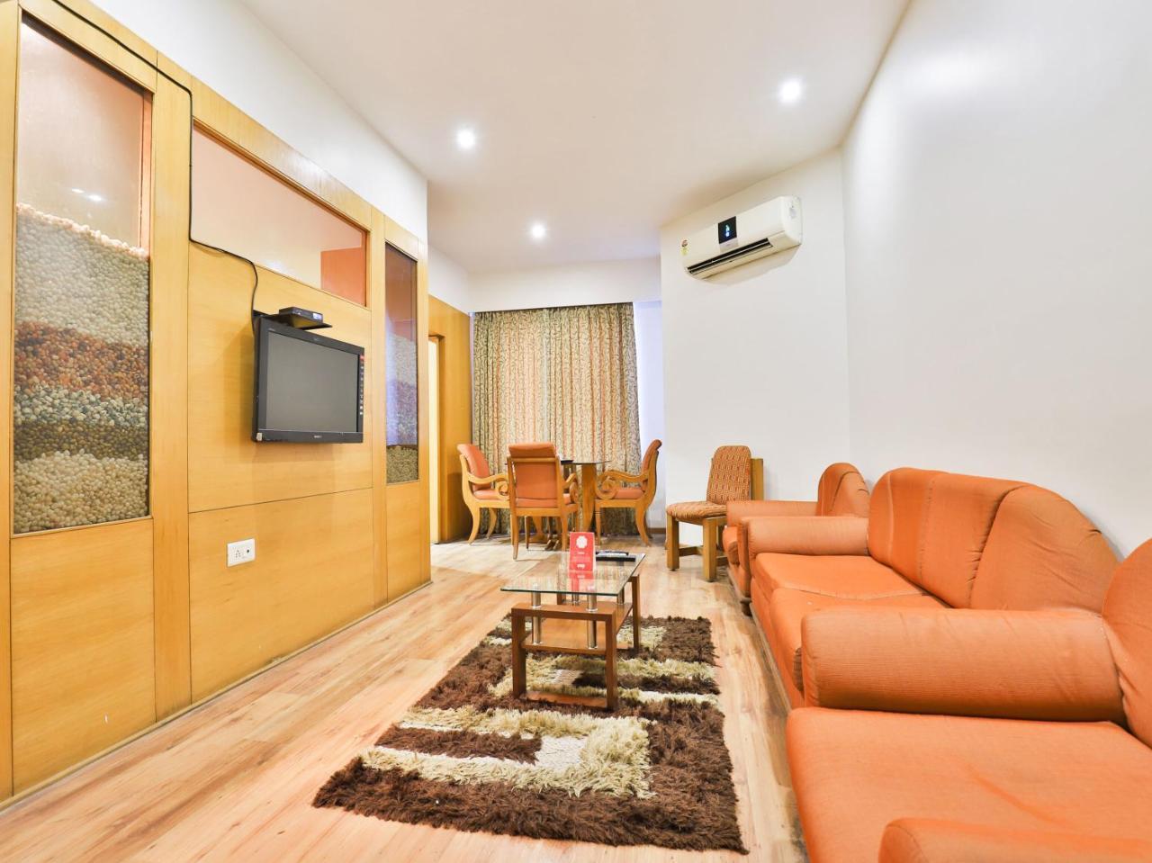 Oyo 1123 Hotel Rock Regency Ahmedabad Exterior photo