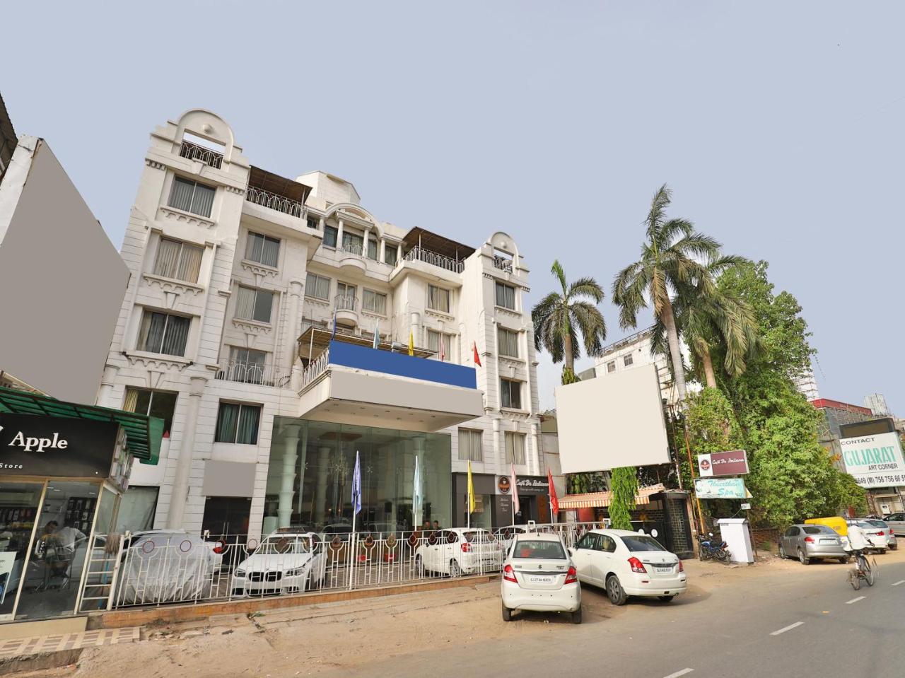 Oyo 1123 Hotel Rock Regency Ahmedabad Exterior photo