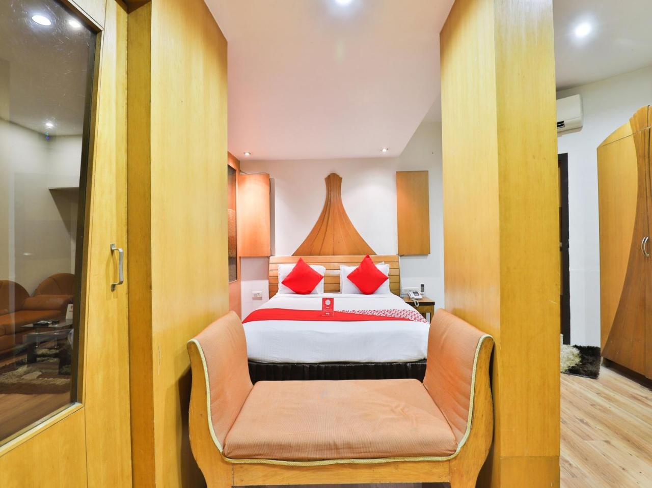 Oyo 1123 Hotel Rock Regency Ahmedabad Exterior photo