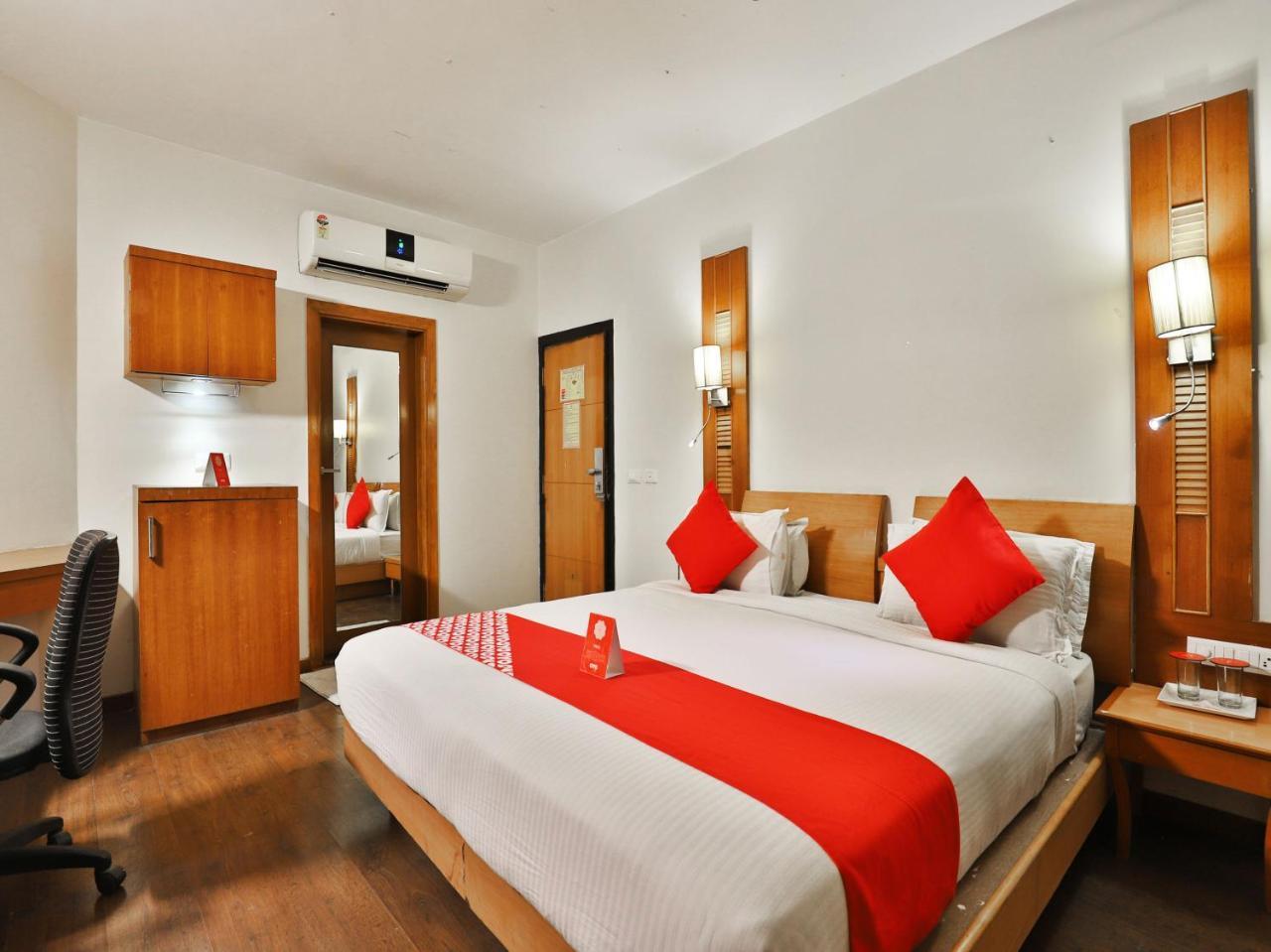 Oyo 1123 Hotel Rock Regency Ahmedabad Exterior photo