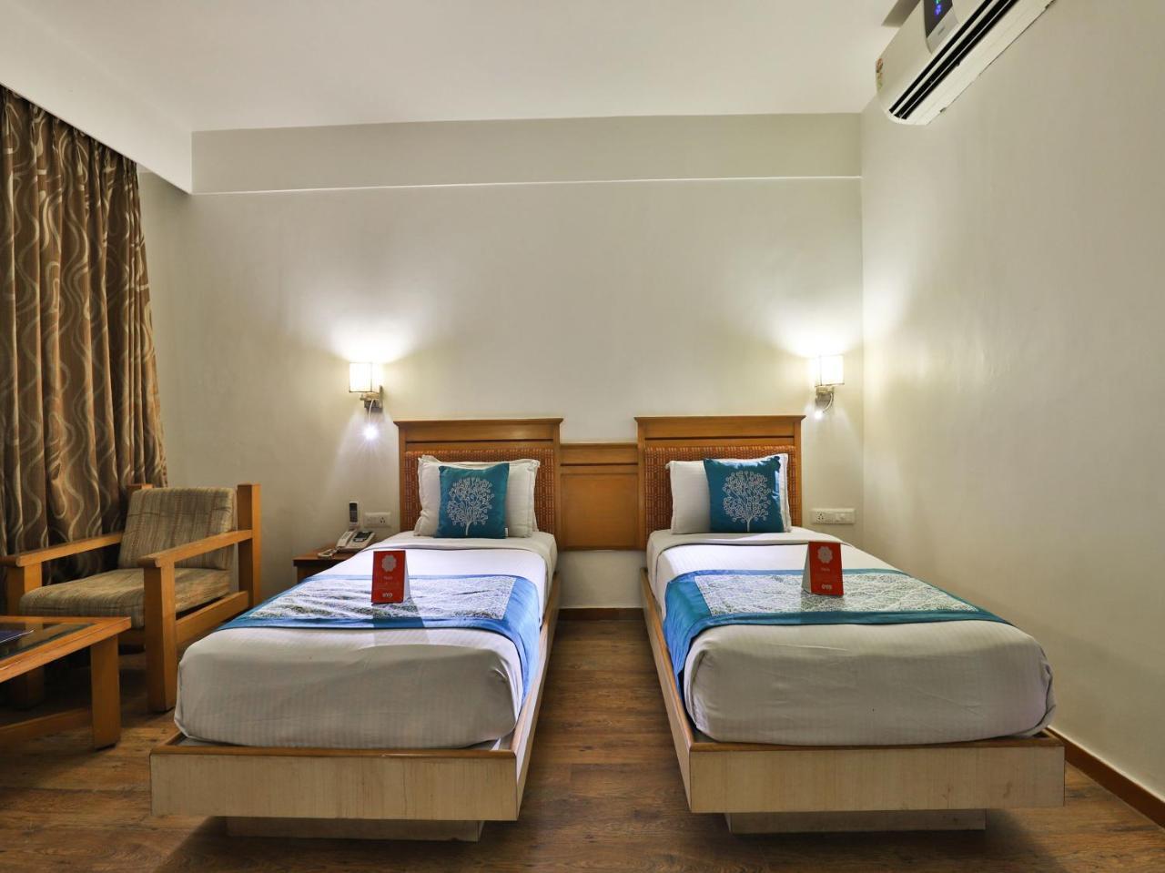 Oyo 1123 Hotel Rock Regency Ahmedabad Exterior photo