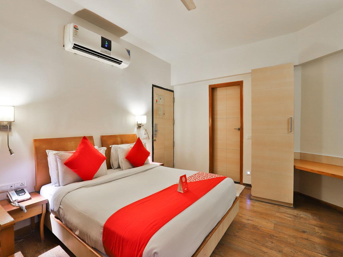 Oyo 1123 Hotel Rock Regency Ahmedabad Exterior photo