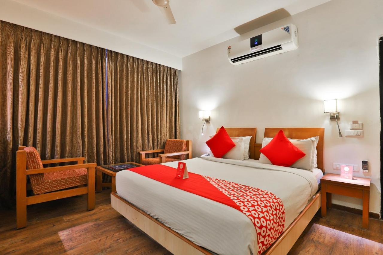 Oyo 1123 Hotel Rock Regency Ahmedabad Exterior photo