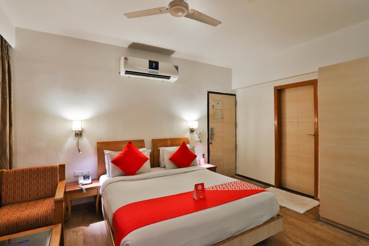 Oyo 1123 Hotel Rock Regency Ahmedabad Exterior photo